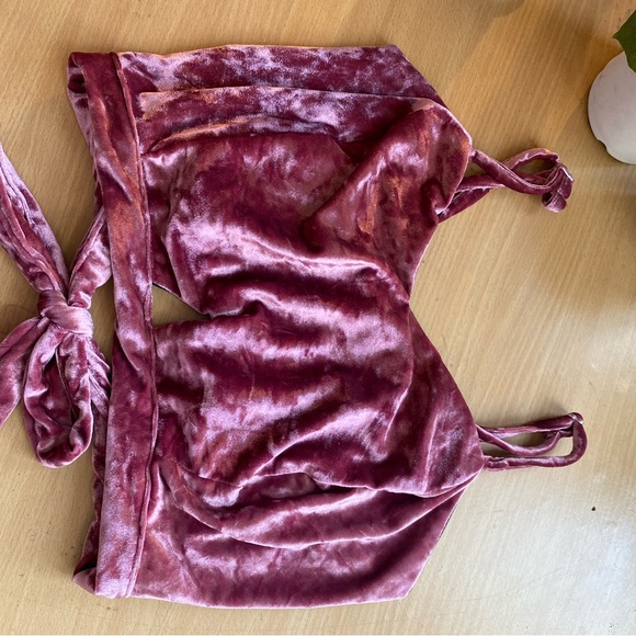 Cute pink colour velvet coord set. Size -Small - Picture 6 of 9